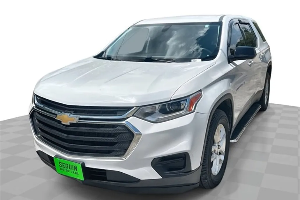 2020 Chevrolet Traverse LS photo 1