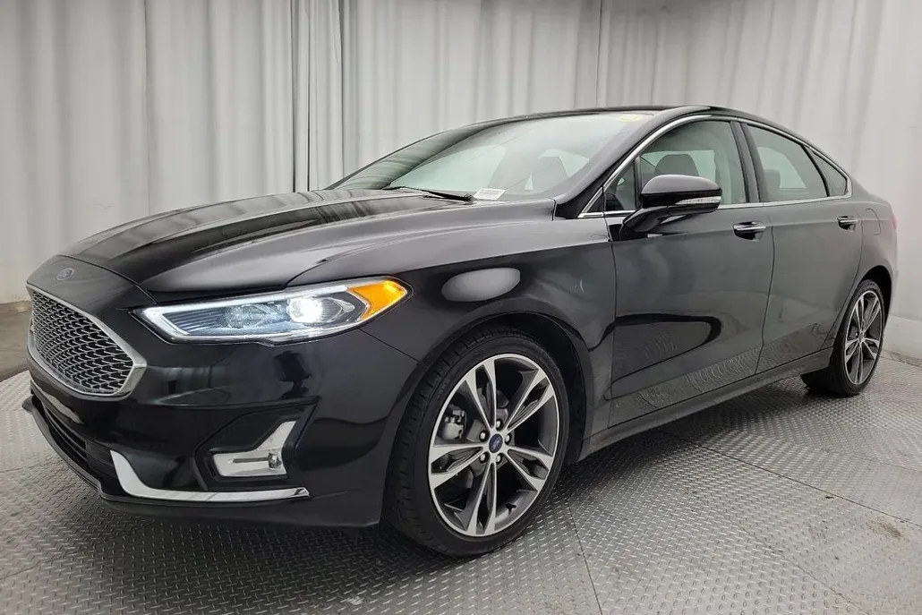 2020 Ford Fusion Titanium photo 1