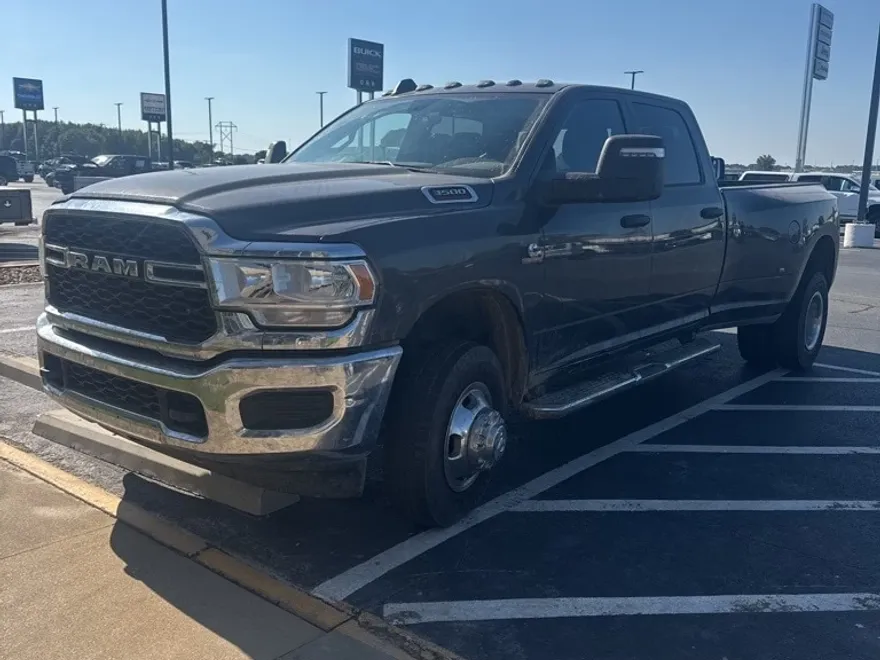 2024 Ram 3500 Tradesman photo 1