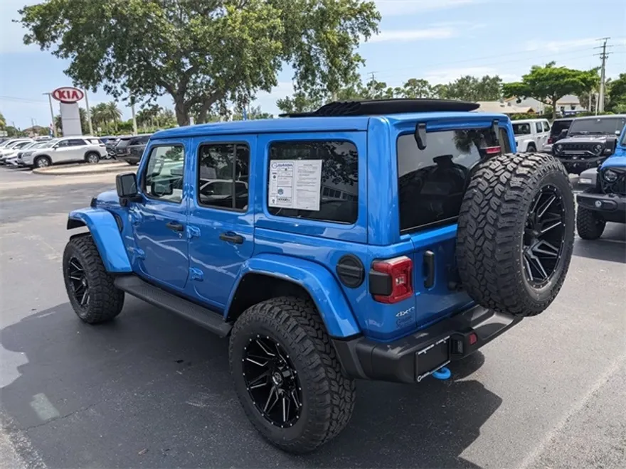 2022 Jeep Wrangler Unlimited Sahara 4xe photo 1