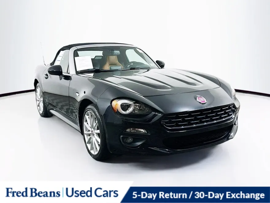 2018 Fiat 124 Spider Lusso photo 1