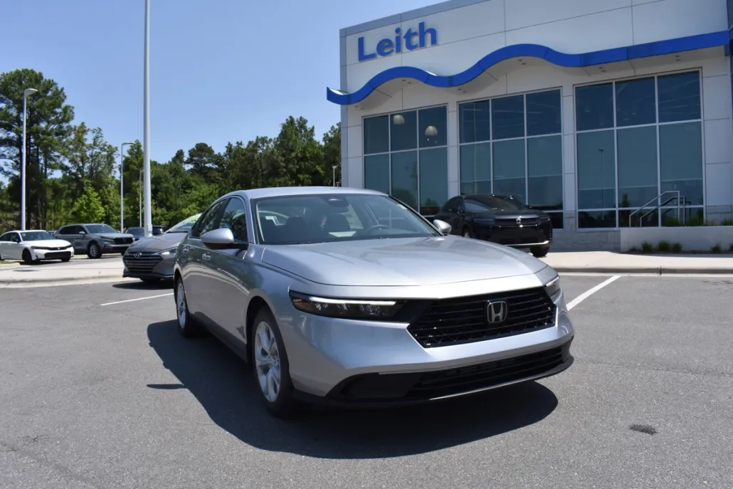 2025 Honda Accord LX photo 1