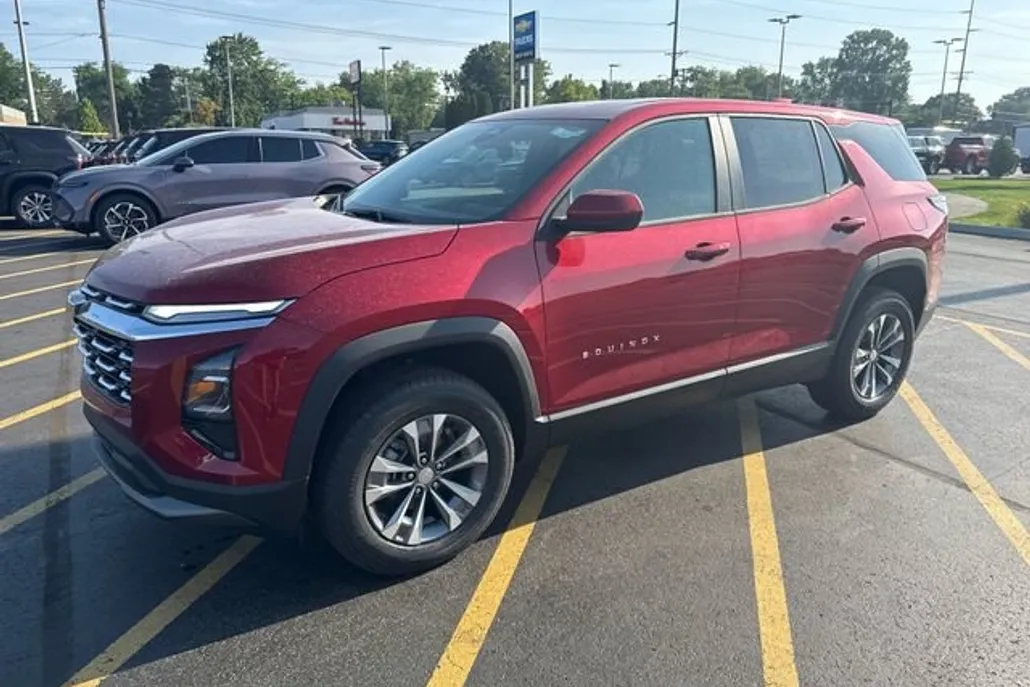 2026 Chevrolet Equinox LT photo 1