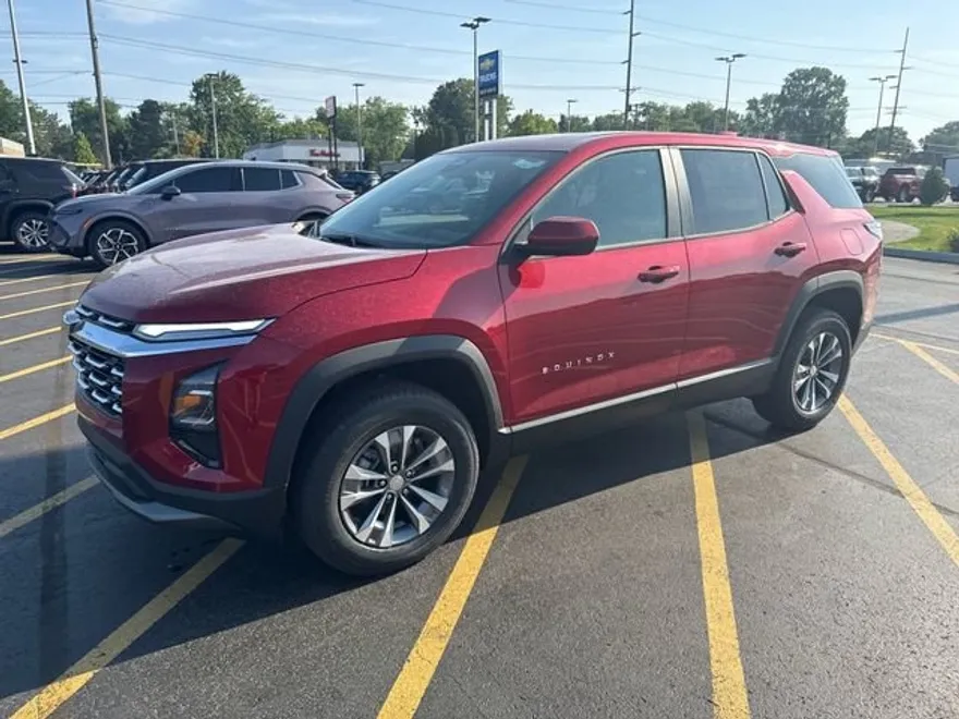 2026 Chevrolet Equinox LT photo 1