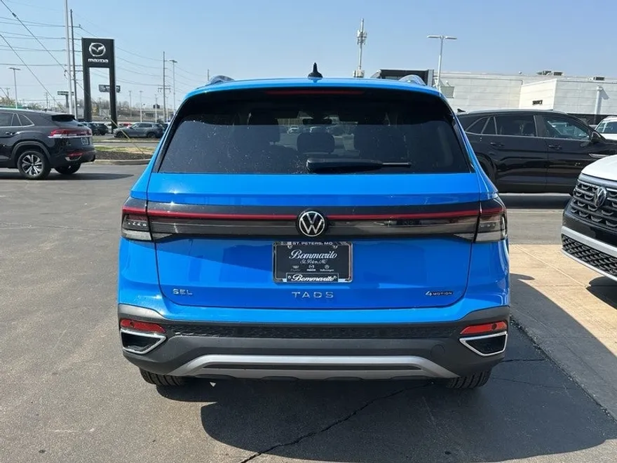 2025 Volkswagen Taos SEL photo 1