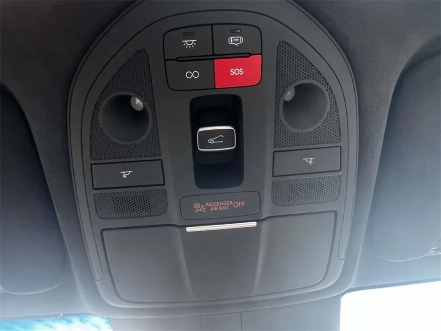 2025 Genesis G70 3.3T Sport Advanced photo 32