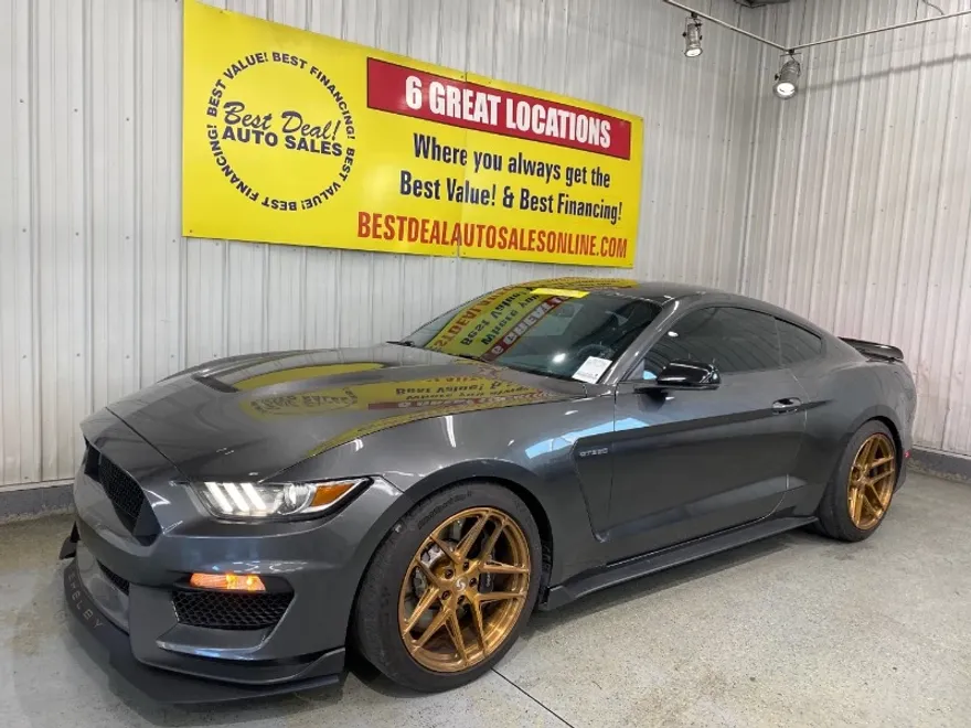 2017 Ford Mustang Shelby photo 1