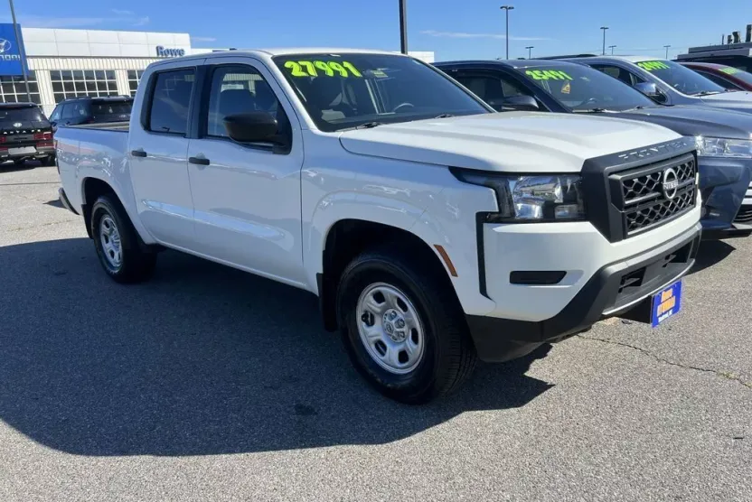 2022 Nissan Frontier S photo 1