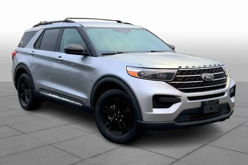 2022 Ford Explorer XLT photo 1