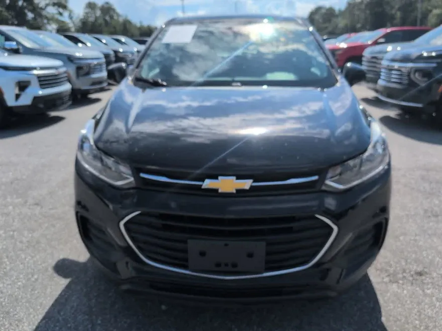 2017 Chevrolet Trax LS photo 1