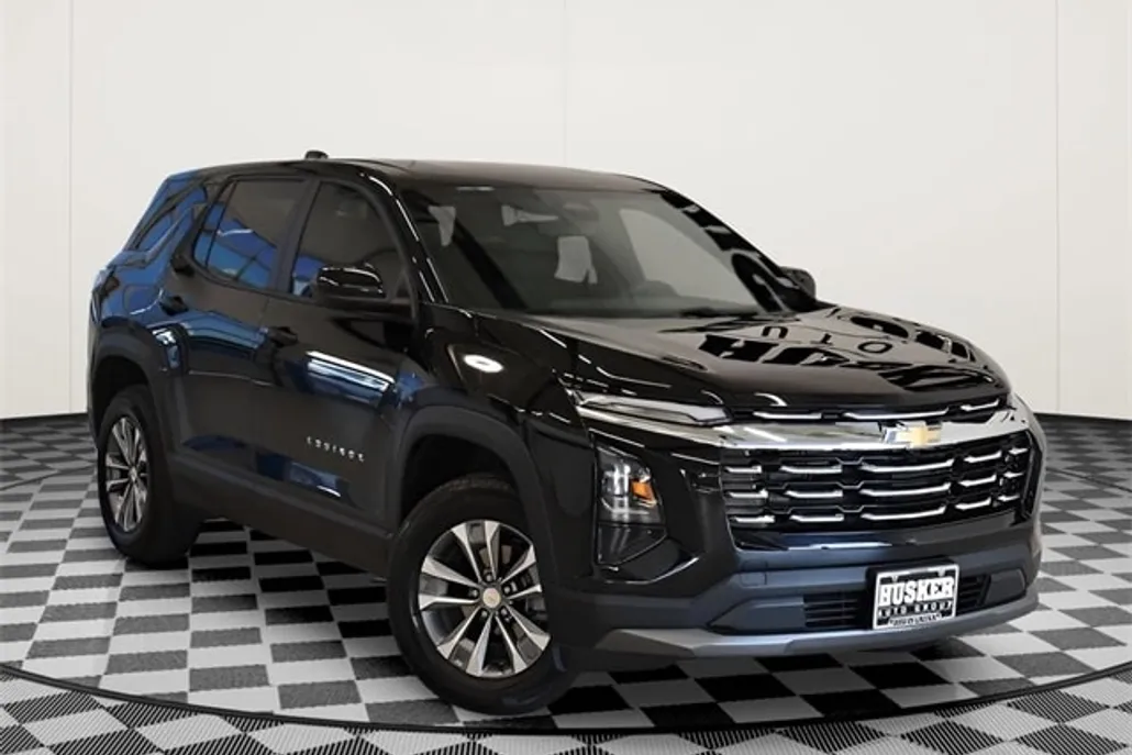 2026 Chevrolet Equinox LT photo 1