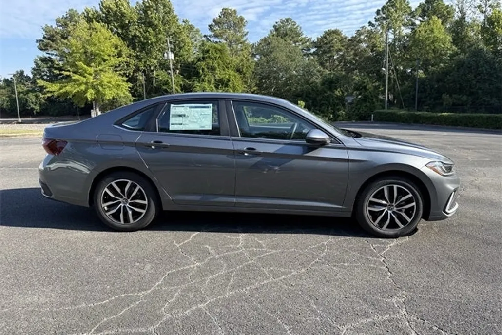 2025 Volkswagen Jetta 1.5T SE photo 1