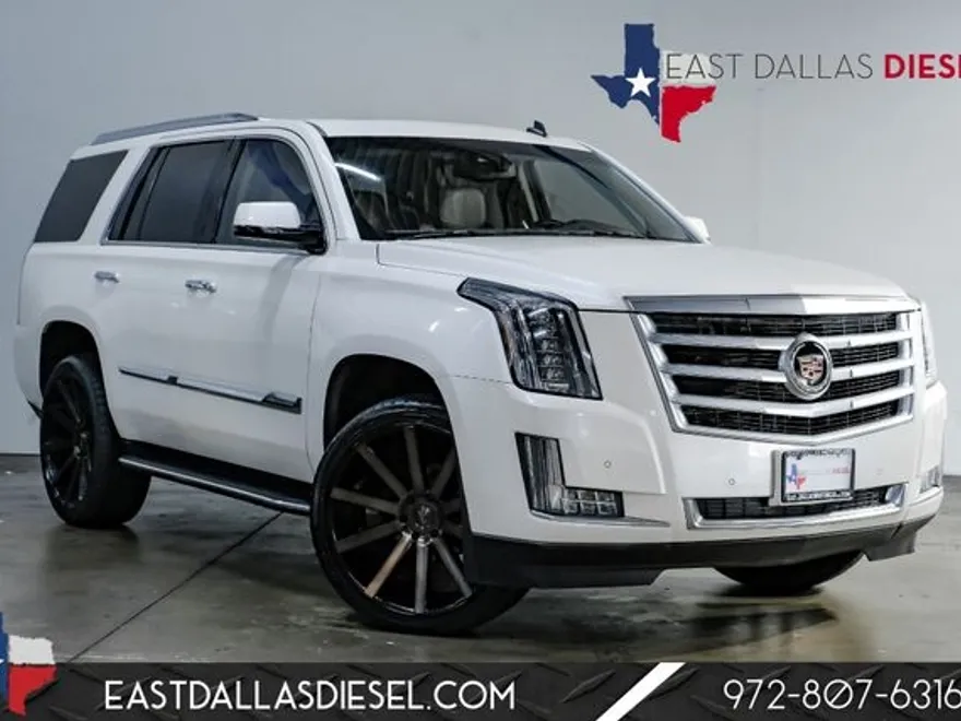 2015 Cadillac Escalade Luxury photo 1