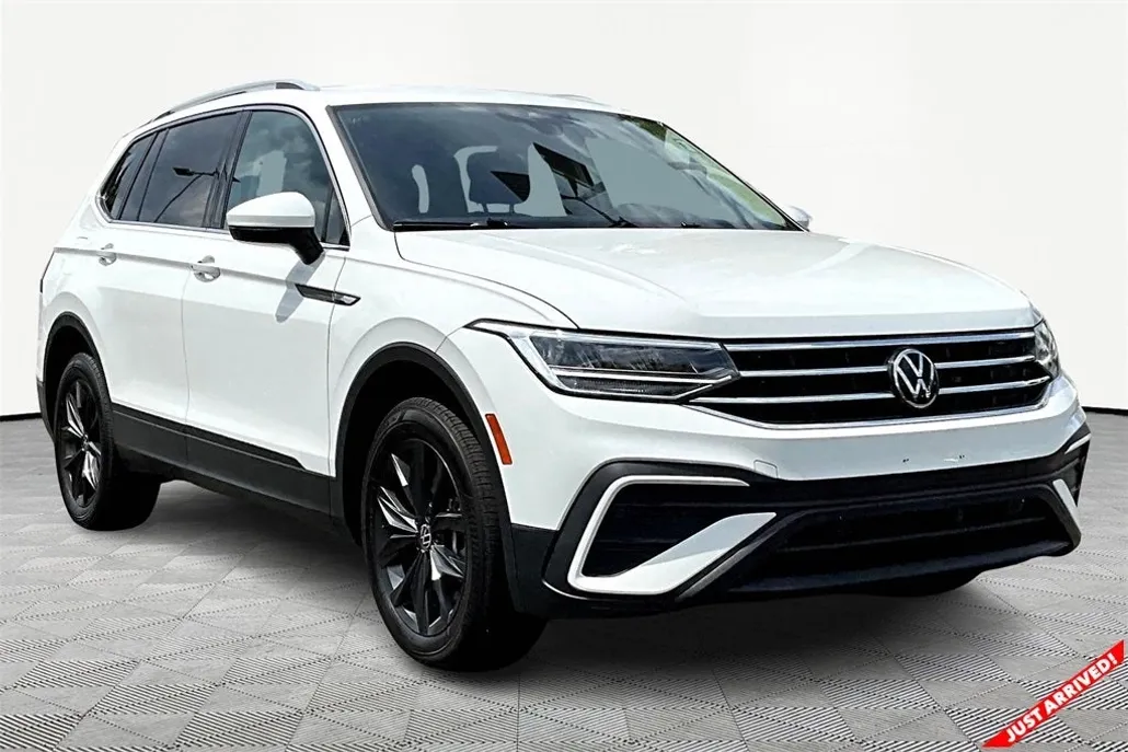 2024 Volkswagen Tiguan SE Wolfsburg Edition photo 1
