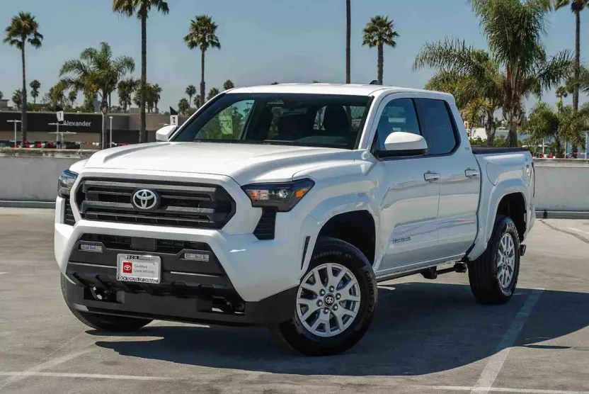 2025 Toyota Tacoma SR5 photo 1