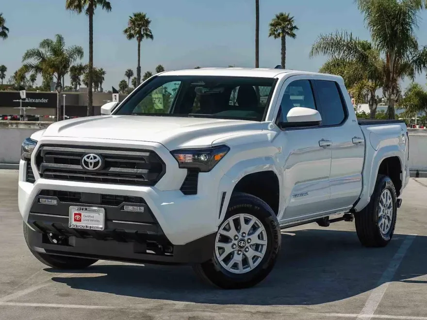 2025 Toyota Tacoma SR5 photo 1