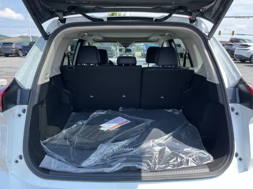 2026 Nissan Rogue SV photo 1