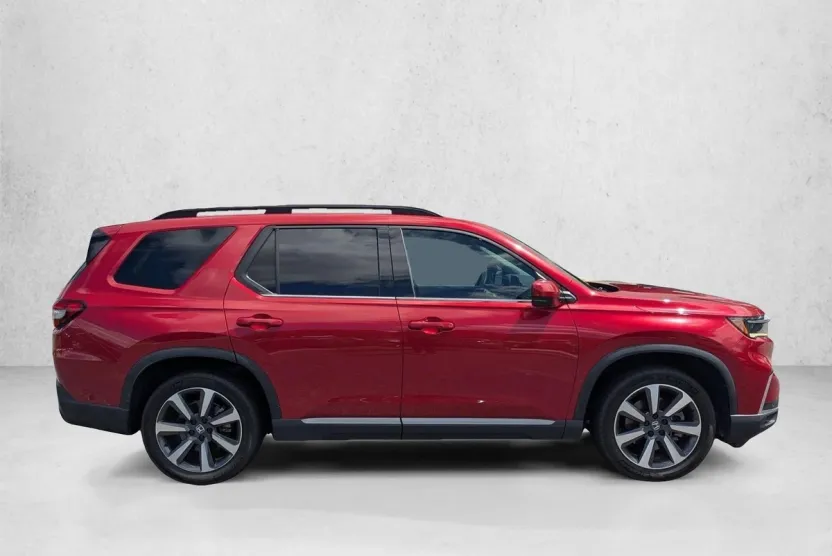 2023 Honda Pilot Touring photo 1