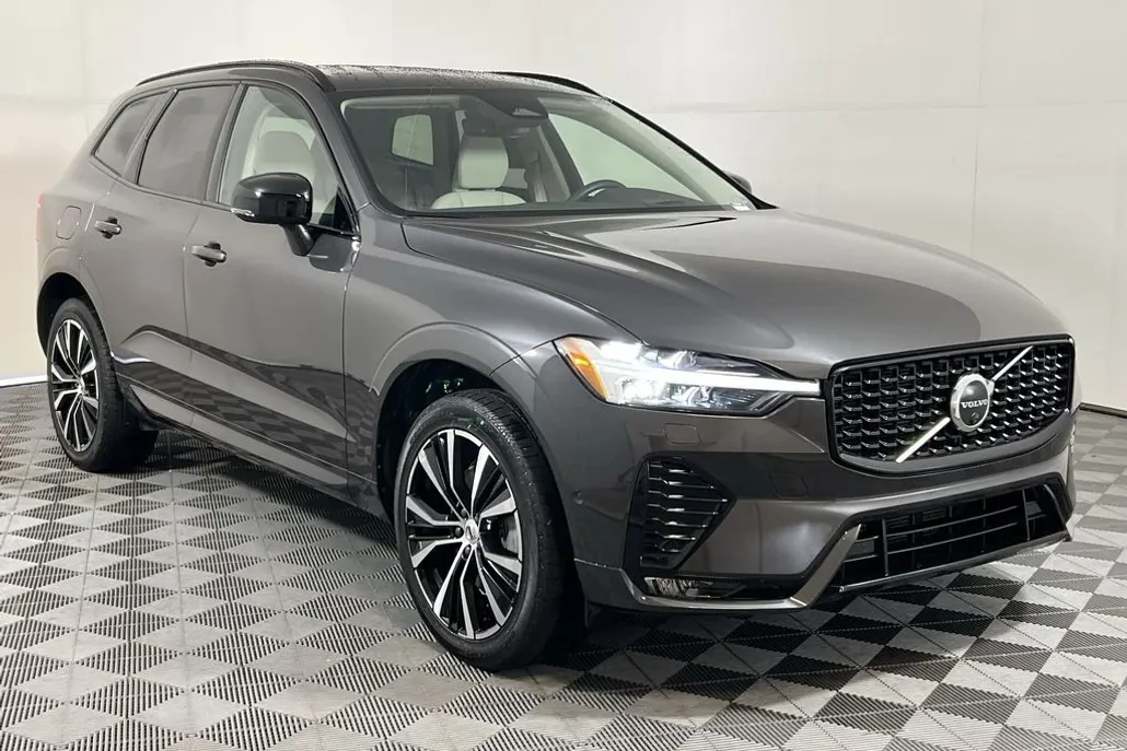 2023 Volvo XC60 Ultimate photo 1