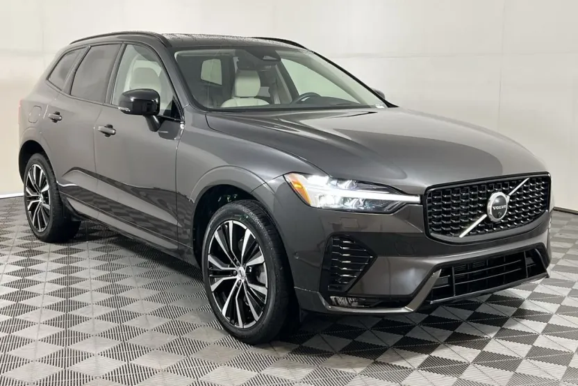2023 Volvo XC60 Ultimate photo 1