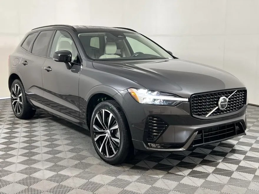 2023 Volvo XC60 Ultimate photo 1