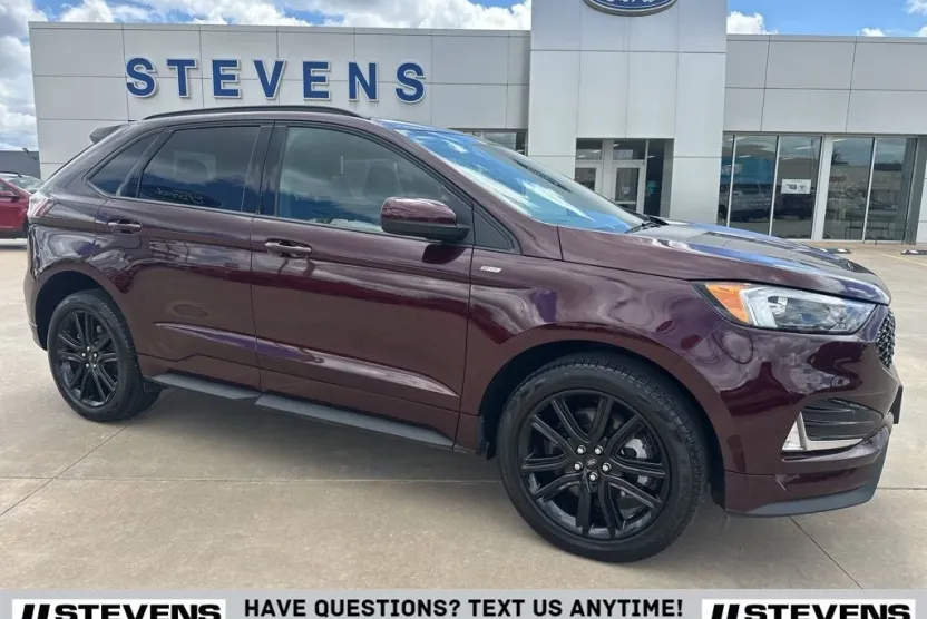 2024 Ford Edge ST photo 1