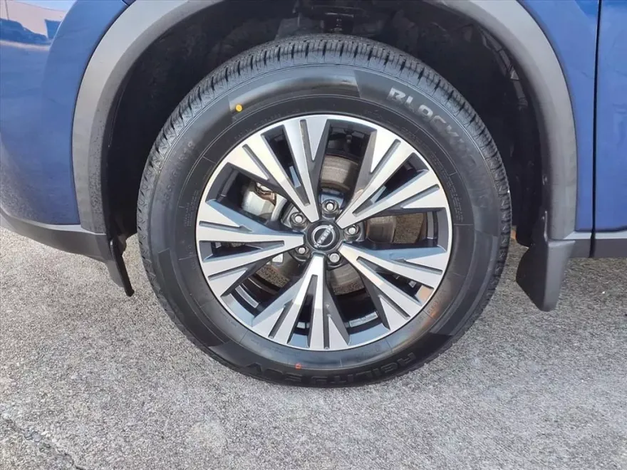 2023 Nissan Rogue SV photo 1