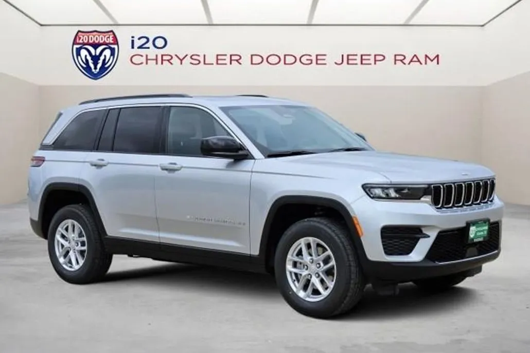 2025 Jeep Grand Cherokee Laredo X photo 1