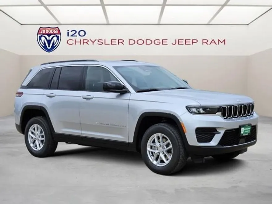2025 Jeep Grand Cherokee Laredo X photo 1