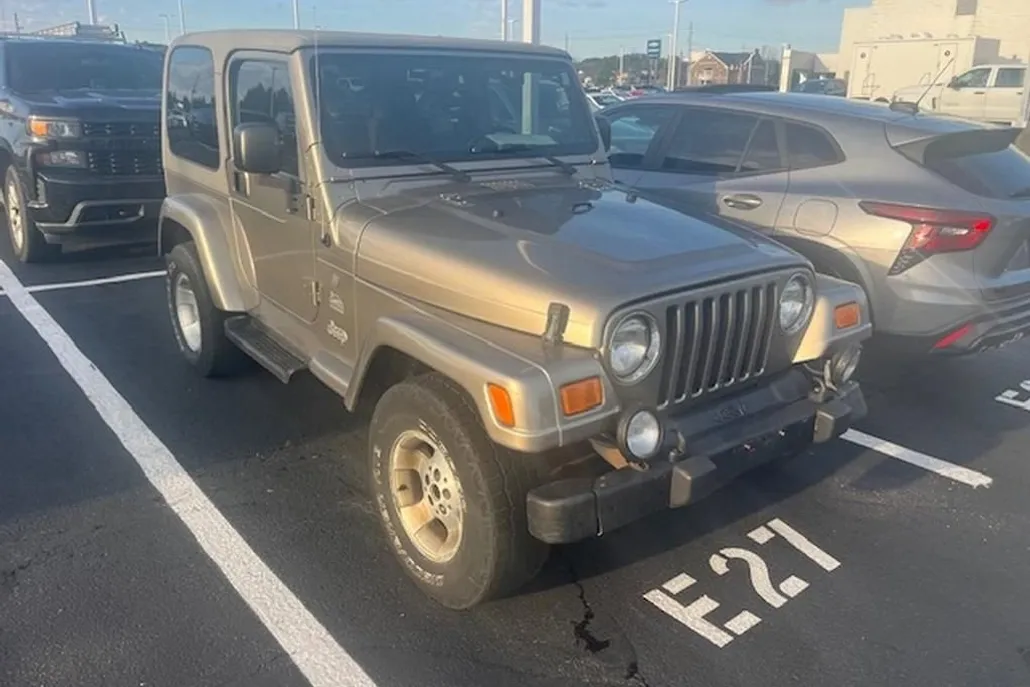2003 Jeep Wrangler Sahara photo 1