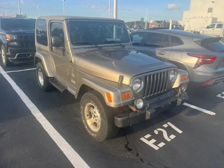 2003 Jeep Wrangler Sahara photo 1