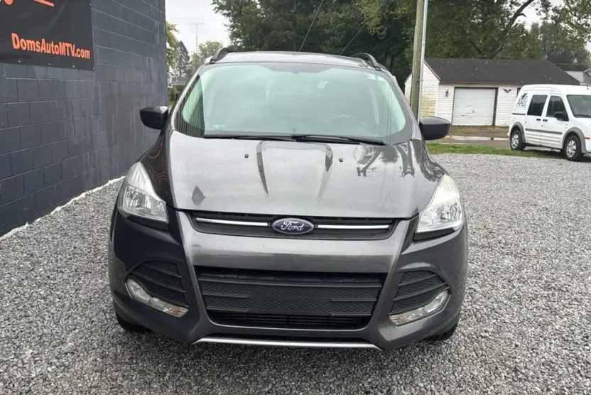 2015 Ford Escape SE Sport photo 1
