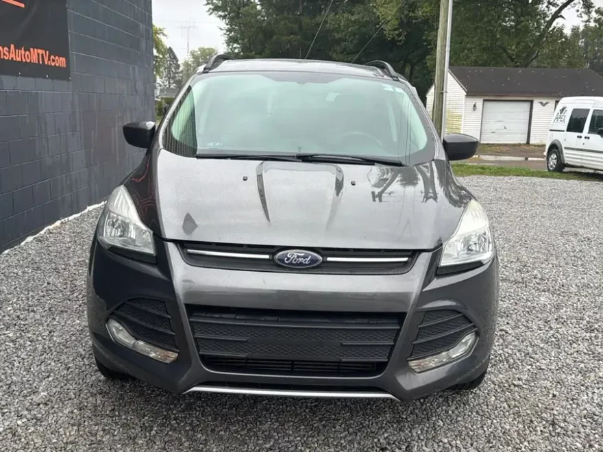 2015 Ford Escape SE Sport photo 1