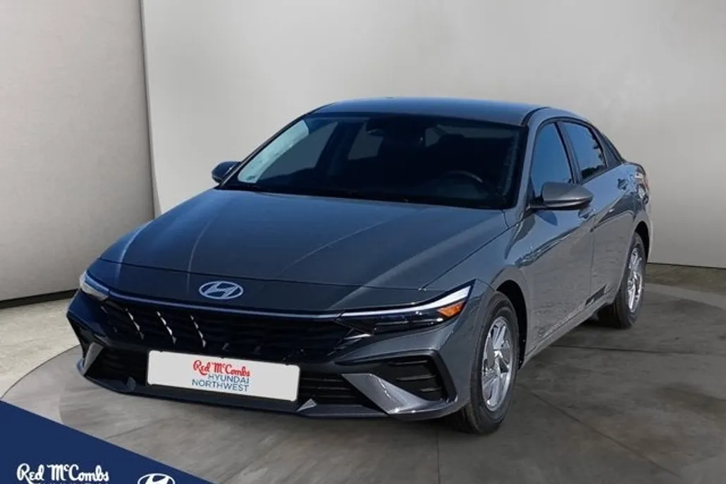 2025 Hyundai Elantra SE photo 1
