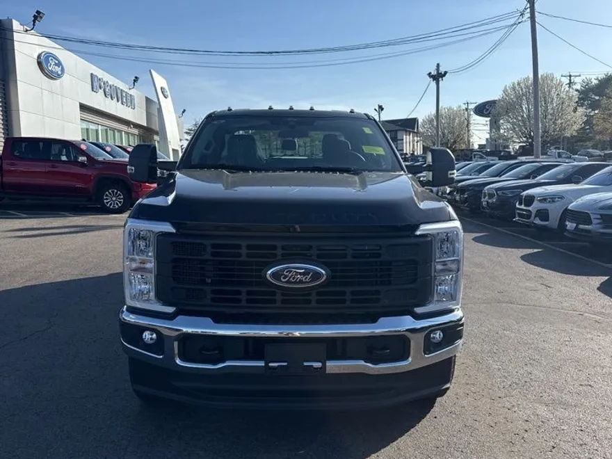 2025 Ford F-350 photo 1