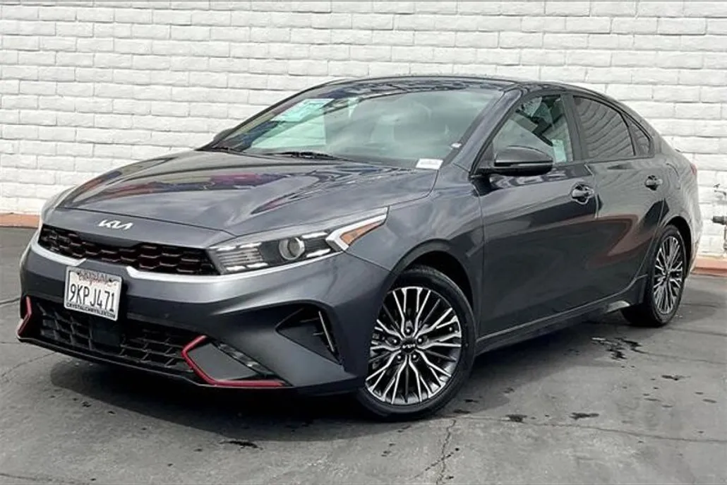 2024 Kia Forte GT-Line photo 1