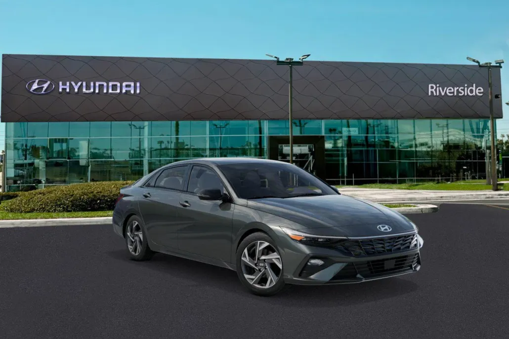 2025 Hyundai Elantra SEL Sport photo 1