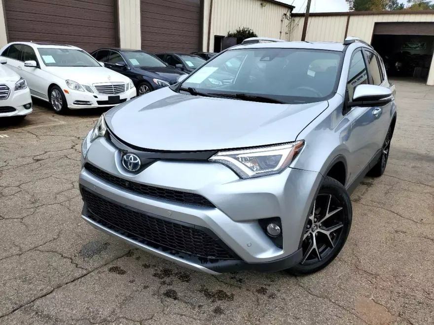 2016 Toyota RAV4 SE photo 1