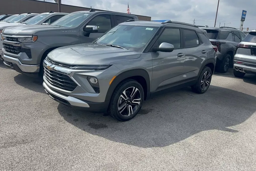 2026 Chevrolet Trailblazer LT photo 1