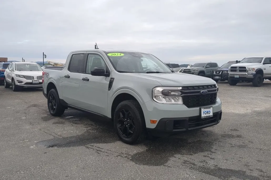 2024 Ford Maverick XLT photo 1