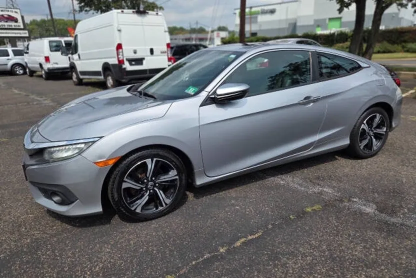 2016 Honda Civic Touring photo 1