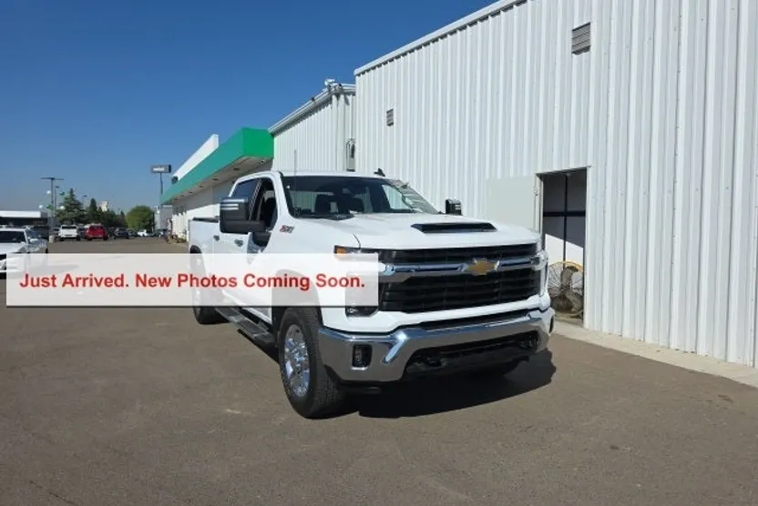 2024 Chevrolet Silverado 2500HD LT photo 1