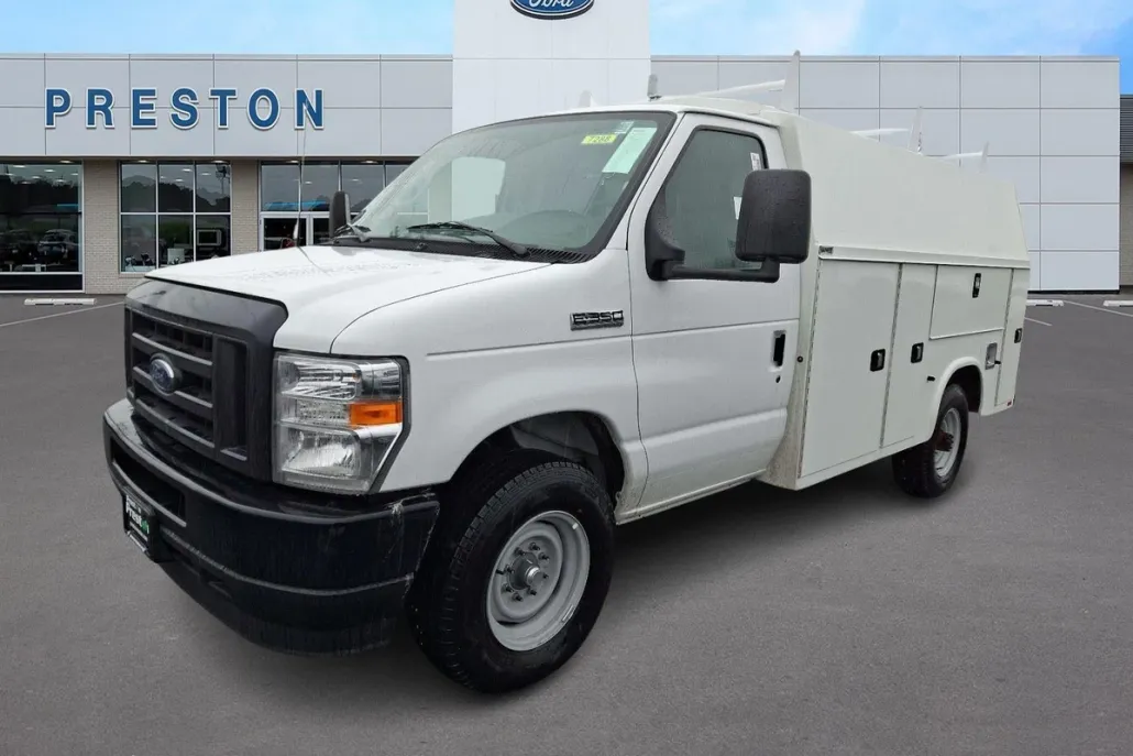 2025 Ford E-350 Base photo 1