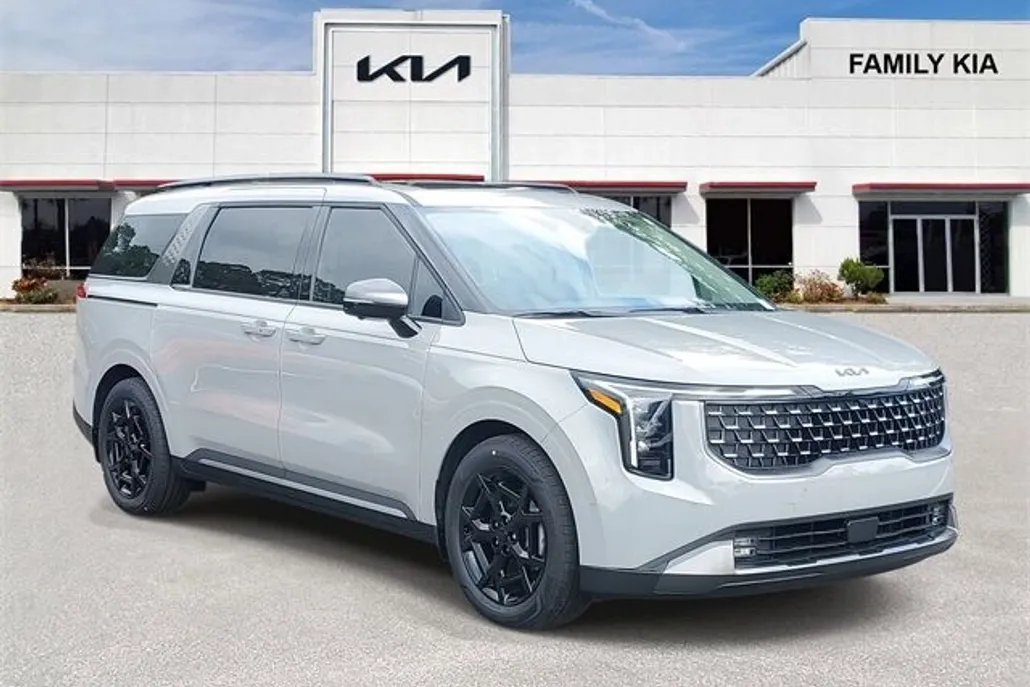 2026 Kia Carnival SX photo 1