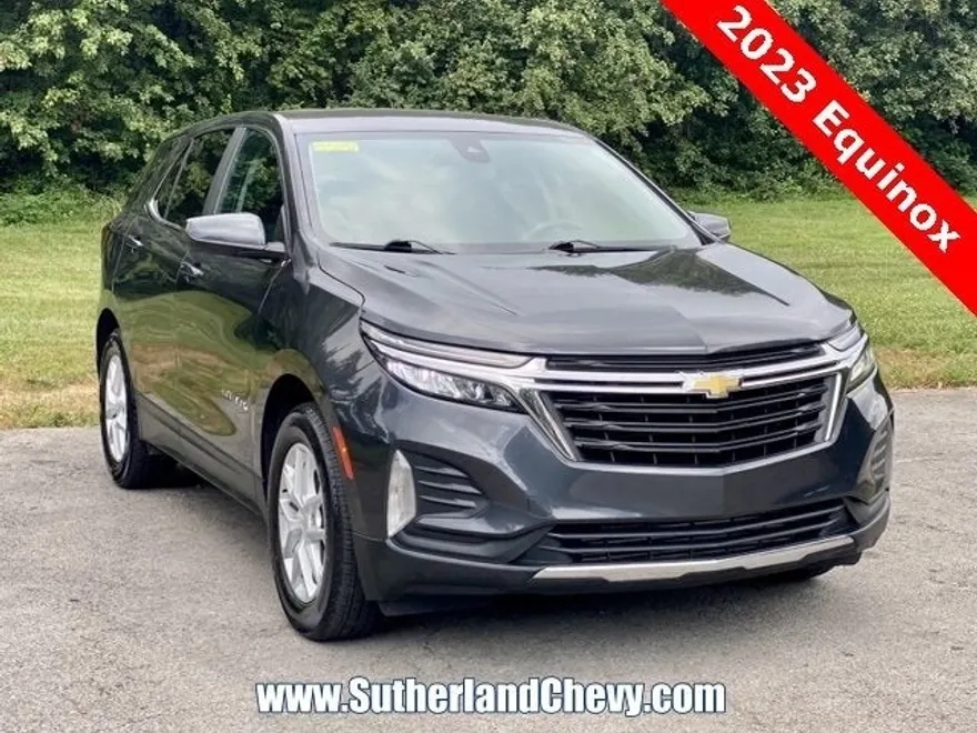 2023 Chevrolet Equinox LT photo 1