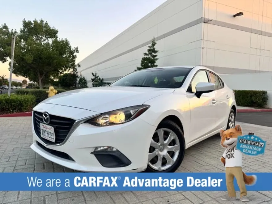 2015 Mazda Mazda3 i Sport Sedan photo 1