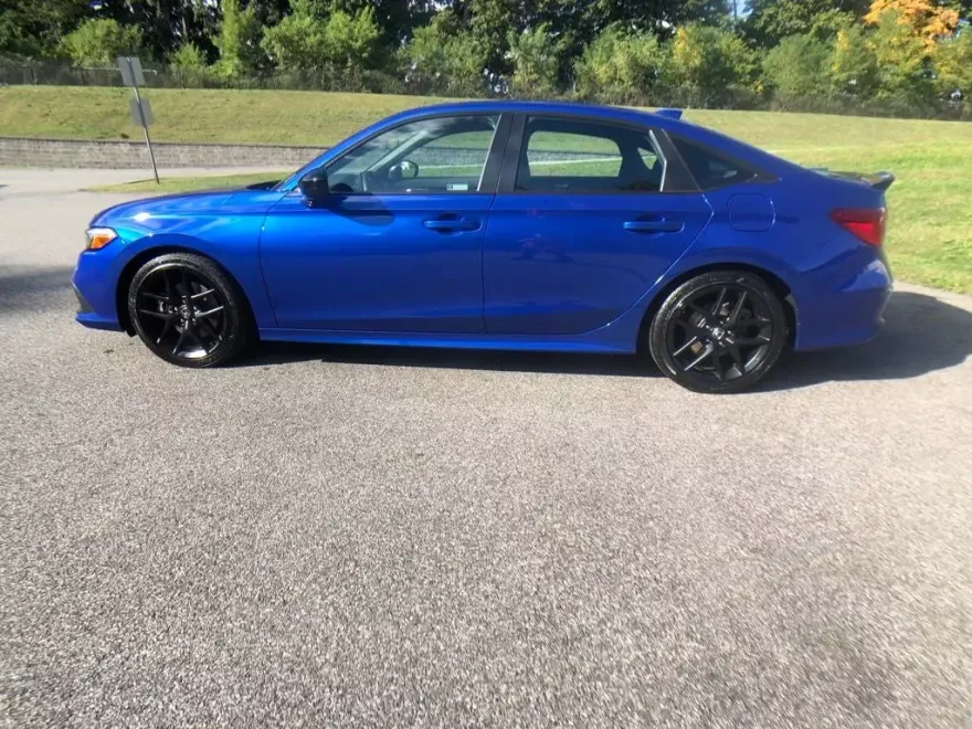 2024 Honda Civic Si photo 1