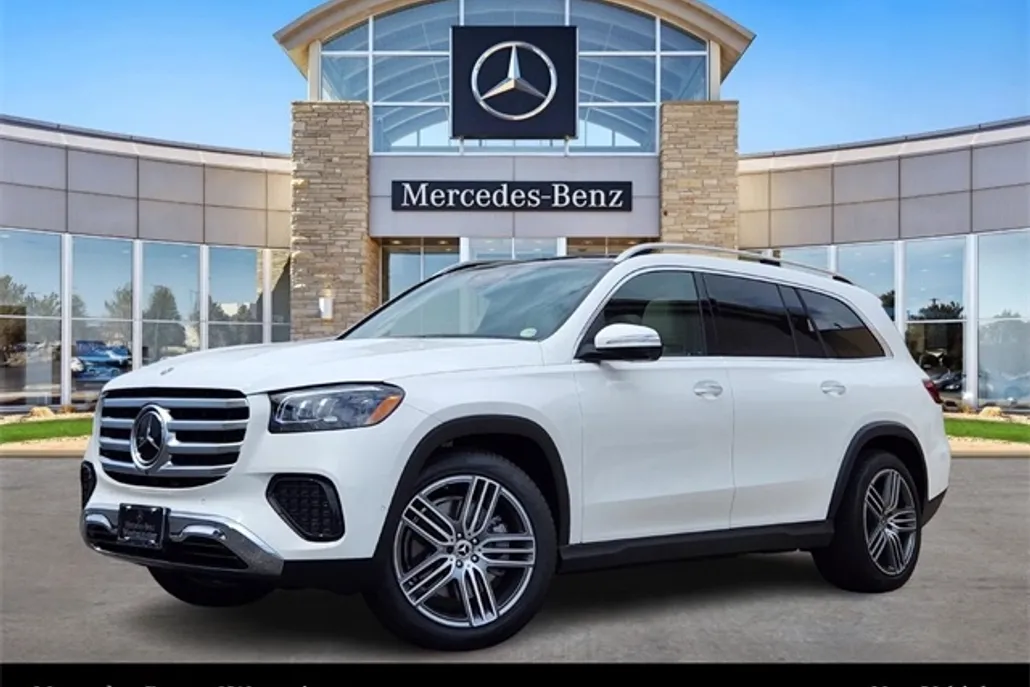 2025 Mercedes Benz GLS 450 4MATIC photo 1