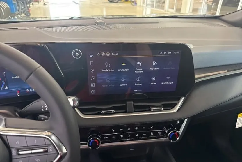 2026 Chevrolet Equinox LT photo 1