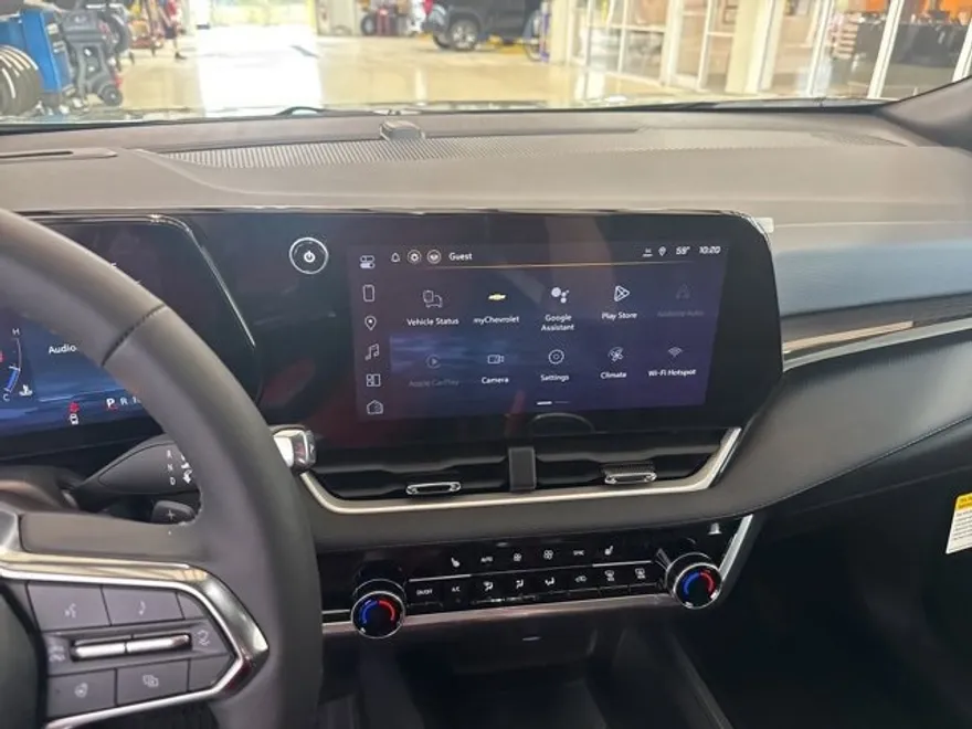 2026 Chevrolet Equinox LT photo 1